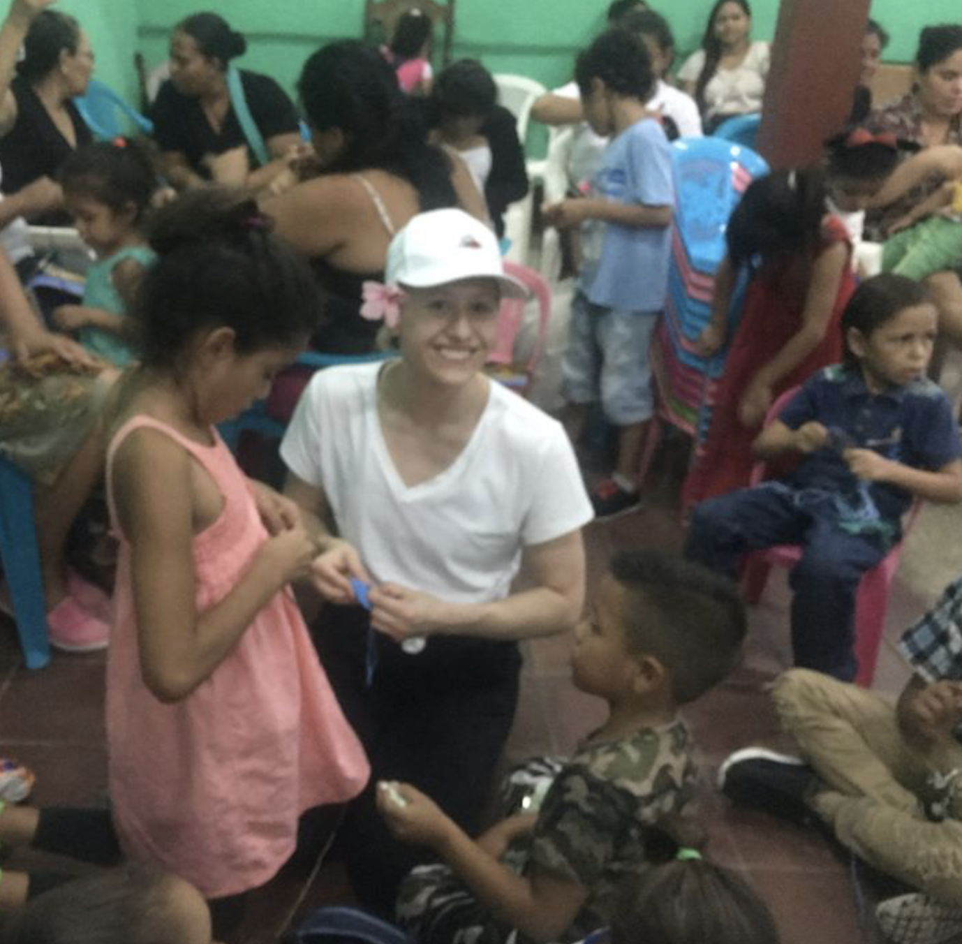 In May 2019 I travelled to Managua, Nicaragua for a mission trip. While I was there I held two heart making events with members of the community.