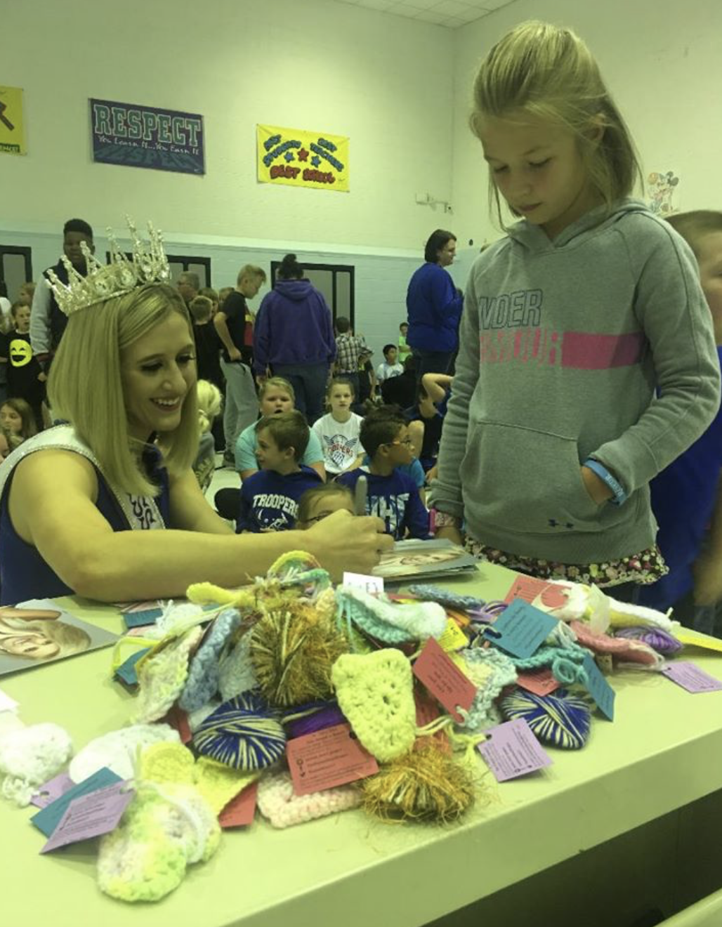 Presenting Hearts for Hope at Garrison Public School. I spoke to grades k-12 about The Peyton Heart Project and discussed suicide prevention, anti-bullying and mental health.